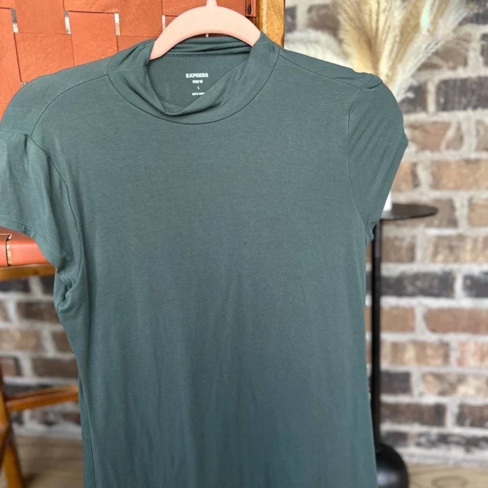 Express Super Soft Mock Neck Fitted Tee - Size L